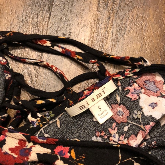 Mi Ami Floral Blouse with Lace Up Back - Picture 4 of 4